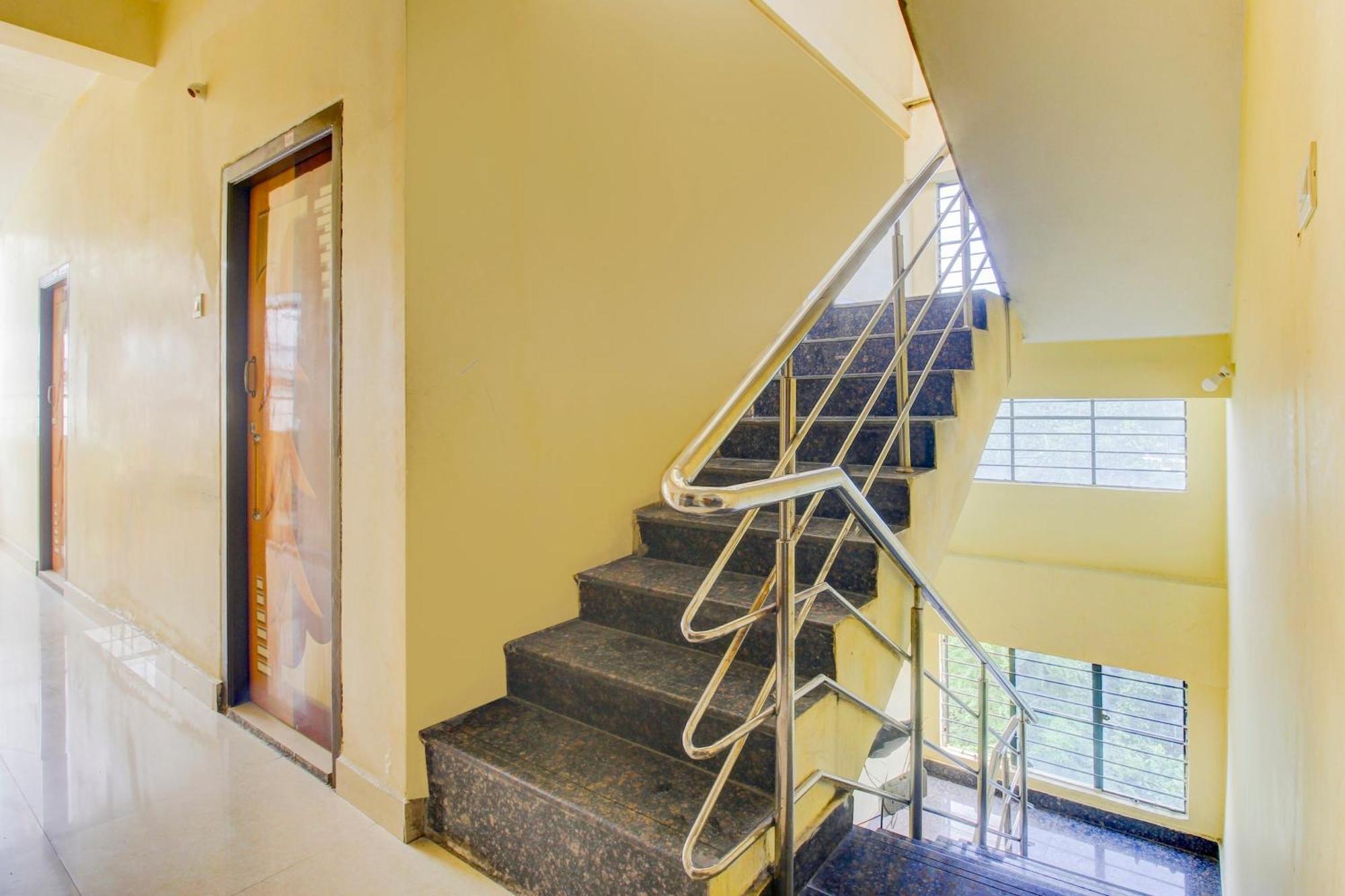 Spot On Sankalp Residency Hotel Haiderabad Buitenkant foto